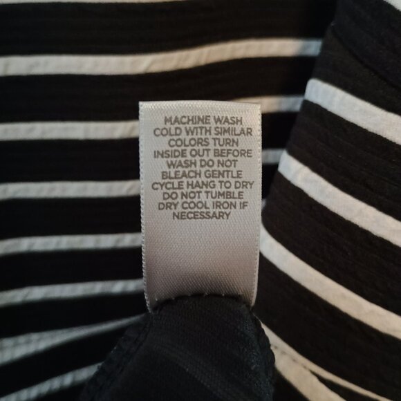 Black and white striped dress by AVENUE - Picture 5 of 5